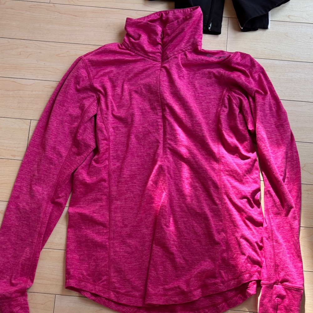 Brooks Pink Long Sleeve Pullover 1/2 zip sz small